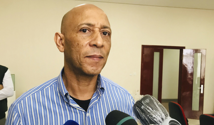Parlamento aprova suspensão de mandato do deputado Amadeu Oliveira, que se encontra preso há um ano