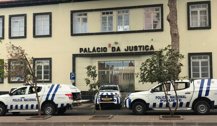 Operação policial de Achada Santo António. Prisão preventiva para 44 detidos