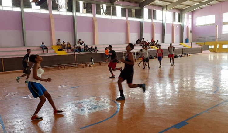 Torneio reúne escalões júniores de basquetebol na Praia
