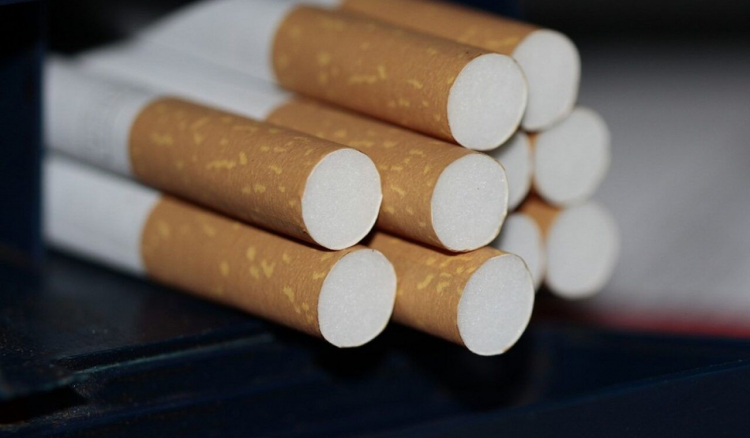 Maço de cigarro com taxa de 70 escudos a partir de 2022