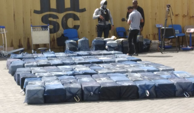 PJ vai incinerar esta terça-feira 5,6 toneladas de cocaína apreendidas em alto mar