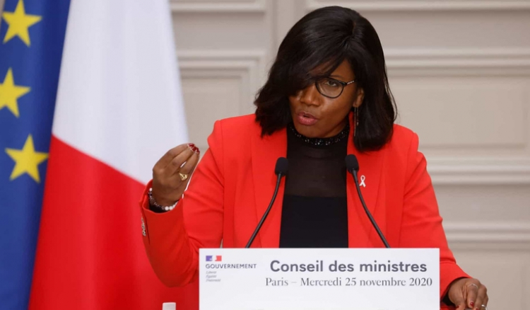 Elisabeth Moreno. Cabo-verdiana ministra em França mantém "laços extremamente profundos" com Cabo Verde
