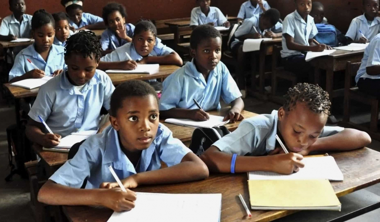 Covid-19. SINDPROF pede encerramento das escolas a nível nacional devido ao aumento de casos
