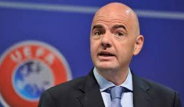 Desporto. FIFA e FCF abordam nacionalização e  transferência de jogadores