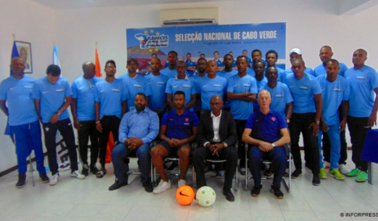 FCF promove “World Coaches Course” ministrado pela lenda holandesa Johan Neeskens