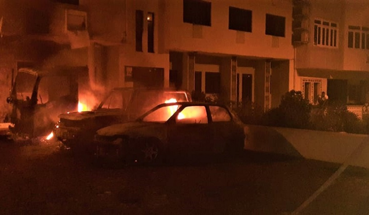 Santo Antão: Incêndio destrói três carros na cidade da Ribeira Grande