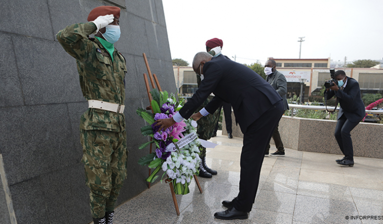 Jorge Santos. "A deposição de flores no memorial Amílcar Cabral é sinal de respeito e valorização da história"