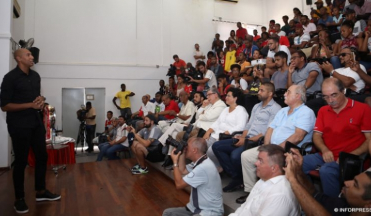Luisão partilha sua história e espera incentivar jovens cabo-verdianos