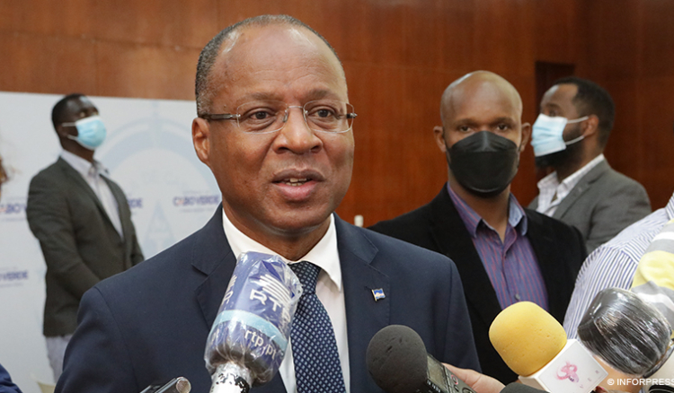 Primeiro-ministro garante “tudo preparado” para reinício das operações da Cabo Verde Airlines