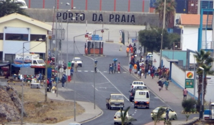 Acidente de viação provoca dois feridos nos arredores do Porto da Praia