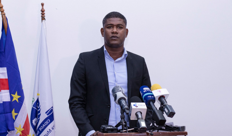 CMP diz que não parou as obras municipais. “As empresas abandonaram as obras logo após as eleições”