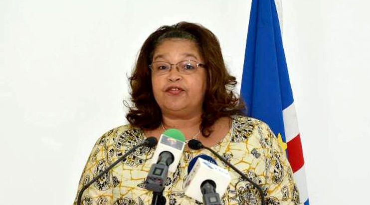 Dora Pires é presidente da Mesa da Assembleia Municipal de São Vicente