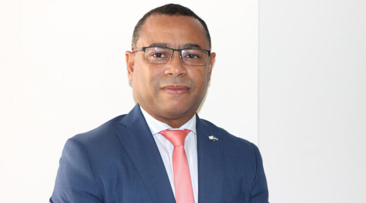 Emanuel Barbosa apresenta candidatura à liderança do MpD em Portugal
