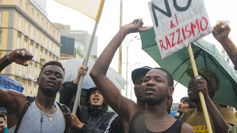 Racismo Itália está a matar negros Um cabo verdiano já foi vítima