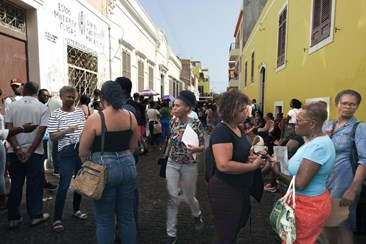 Cabo-verdianos compram lugar na fila para pedir visto para a Europa