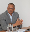 Ministro esclarece que os sucessivos cortes de energia resultam de avarias em três grupos de geradores