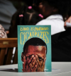 “Cicatrizes”: Um comovente autorretrato de Dino d’Santiago