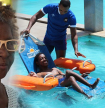 M&atilde;e de jovem com paralisia cerebral elogia Acarinhar pelo impacto positivo no desenvolvimento do filho
