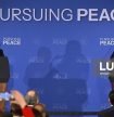Trump afirma que acordo de paz entre R&uacute;ssia e Ucr&acirc;nia depende agora de Zelensky