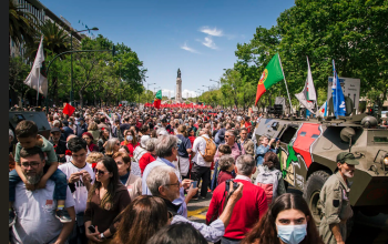 Portugal: Largos milhares nas ruas para defender revolu&ccedil;&atilde;o de Abril
