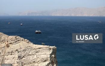 Ir&atilde;o reabre totamente estreito de Ormuz