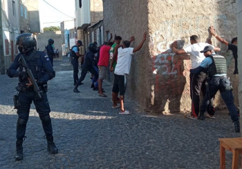 Pol&iacute;cia Nacional refor&ccedil;a medidas de seguran&ccedil;a para Natal e fim de ano