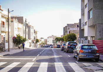 Praia: Conclu&iacute;da obra de asfaltagem de art&eacute;ria em Monte Vermelho