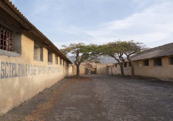 Arque&oacute;logos detetam vest&iacute;gios da cela mais temida do Tarrafal, conhecida por "Frigideira"