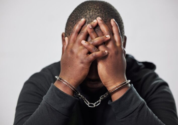 Cabo-verdiano indiciado por tr&aacute;fico de droga extraditado do Senegal