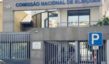 CNE confirma! Governo viola a lei e promove propaganda ileg&iacute;tima