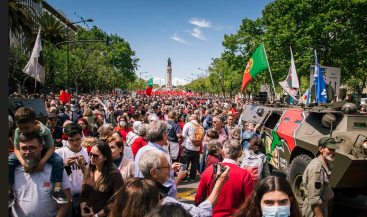 Portugal: Largos milhares nas ruas para defender revolu&ccedil;&atilde;o de Abril