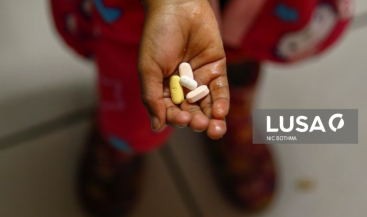 ONU alerta que quatro milh&otilde;es de pessoas podem morrer de sida devido aos cortes dos EUA at&eacute; 2030