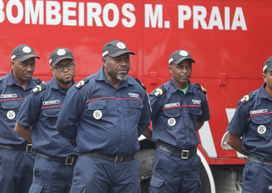 C&acirc;mara Municipal da Praia e representante dos bombeiros n&atilde;o chegam a entendimento e a greve continua