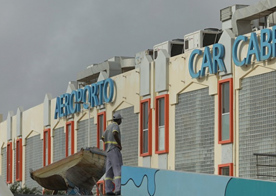 Grupo Vinci vai gerir aeroportos de Cabo Verde - ASA mant&eacute;m controlo do tr&aacute;fego a&eacute;reo