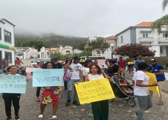 População da Brava em protesto clama por atenção do Governo contra mau serviço do transporte marítimo