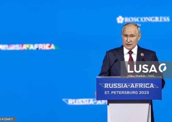 Putin anuncia oferta de 25.000 a 50.000 toneladas de cereais a seis pa&iacute;ses africanos