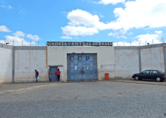 Praia. Pris&atilde;o preventiva para suspeitos de homic&iacute;dio de Guarda Prisional