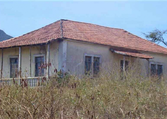 Casa onde Am&iacute;lcar Cabral viveu em Cabo Verde degrada-se e ainda espera por museu