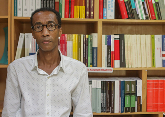 AN contratou consultoria de Casimiro de Pina por 3 mil contos em ajuste directo. Relat&oacute;rio da ARAP diz que acto foi irregular