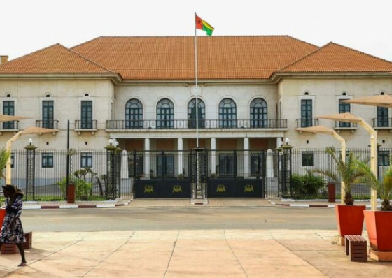 Guin&eacute;-Bissau. Presidente interino renuncia ao cargo