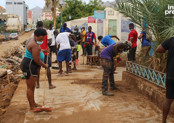 S&atilde;o Vicente: Comerciantes da Pra&ccedil;a Estrela somam milh&otilde;es em preju&iacute;zos