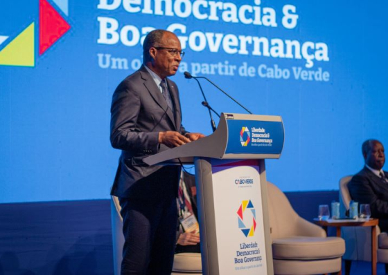 O fartote das confer&ecirc;ncias internacionais do governo