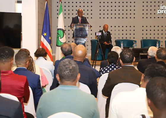 Ulisses defende refor&ccedil;o da democracia em confer&ecirc;ncia da IDC &Aacute;frica