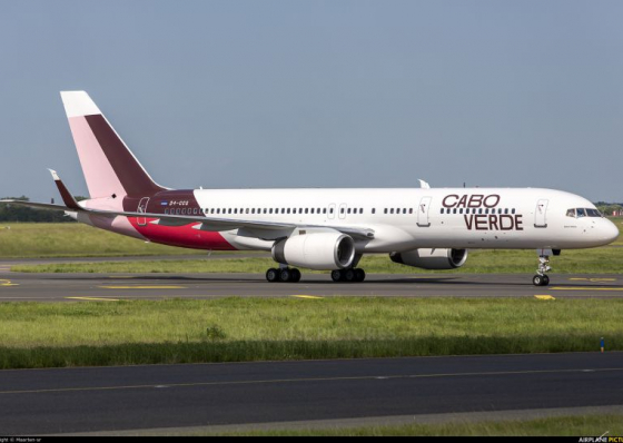 URGENTE: penhorada faixa hor&aacute;ria aeroportu&aacute;ria detida pela TACV em Lisboa