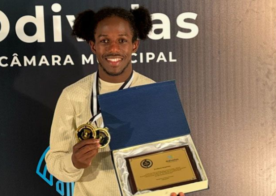 David Pina recebe duas medalhas na Gala do Desporto 2024 no concelho de Odivelas