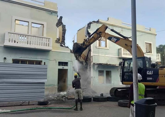 Governo leva &agrave; justi&ccedil;a desabamento de pr&eacute;dio em centro hist&oacute;rico da Praia