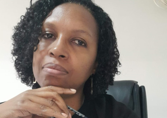 Dina Ferreira acusa administra&ccedil;&atilde;o da RTC de manchar o seu bom nome e pretender destruir a sua carreira