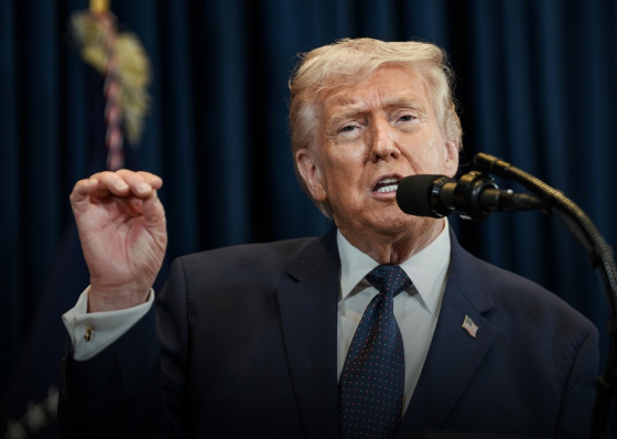 Em raro momento de sinceridade, Trump assume ser l&iacute;der de &ldquo;piratas&rdquo;