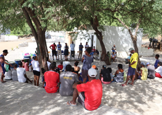 Pescadores de Monte Trigo v&atilde;o ter novos motores para botes de boca aberta