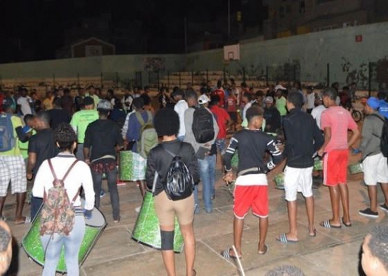 S&atilde;o Vicente. O Carnaval vem a&iacute;iiii, vamos l&aacute; bailar!